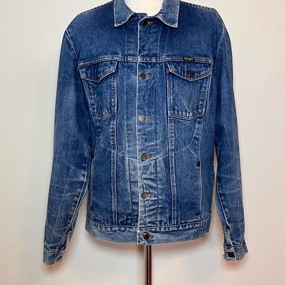 SOLD 2/1 Wrangler Vintage Distressed Men’s Denim Wrangler Jacket, Size 42L - Picture 3 of 16
